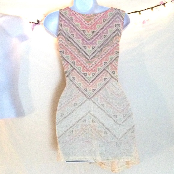 Women’s blu Pepper tank top strapless. Pre own. Size small. Multi color - Picture 11 of 12